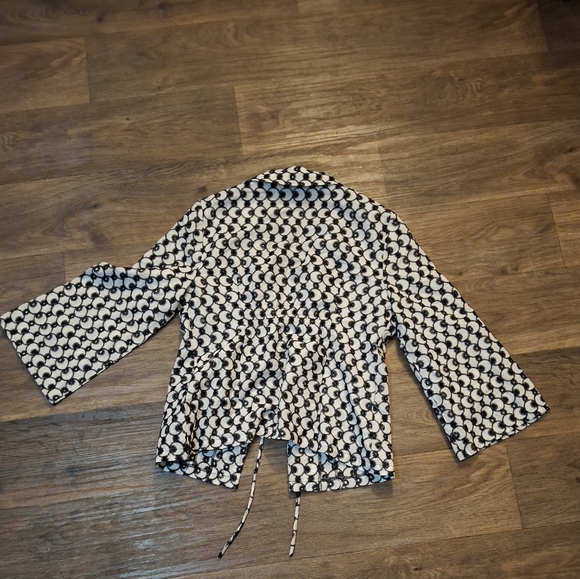 Peck & Peck Collection Black and White Eyelet Tie-Front Jacket. - Picture 10 of 12